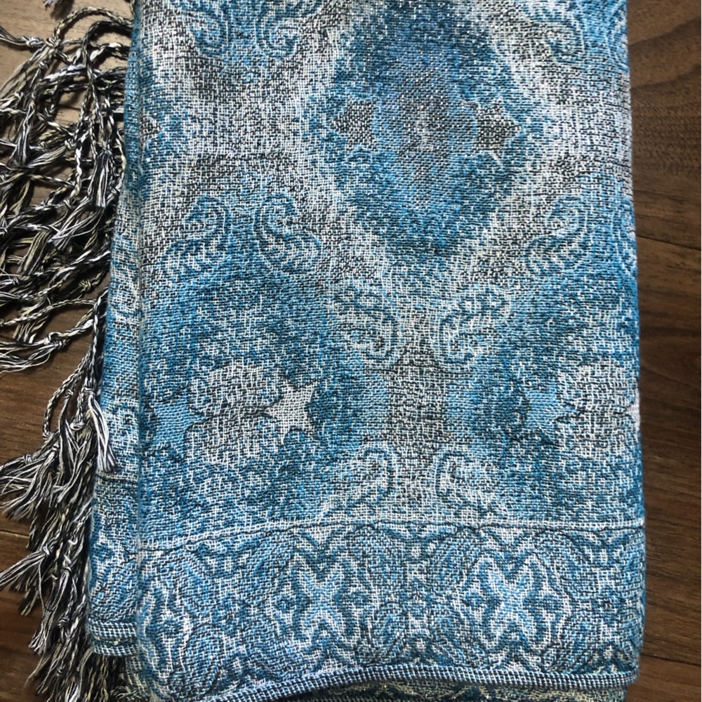 Scarf wrap with stars
